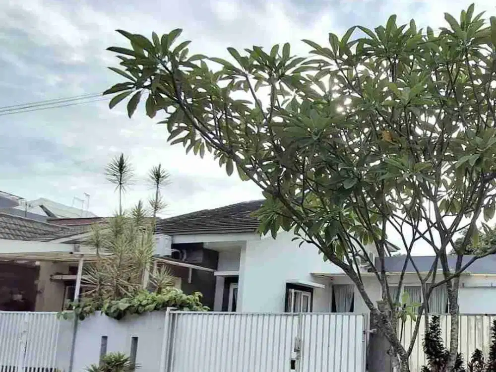 Dijual Rumah di Kencana Loka BSD Full Renovasi