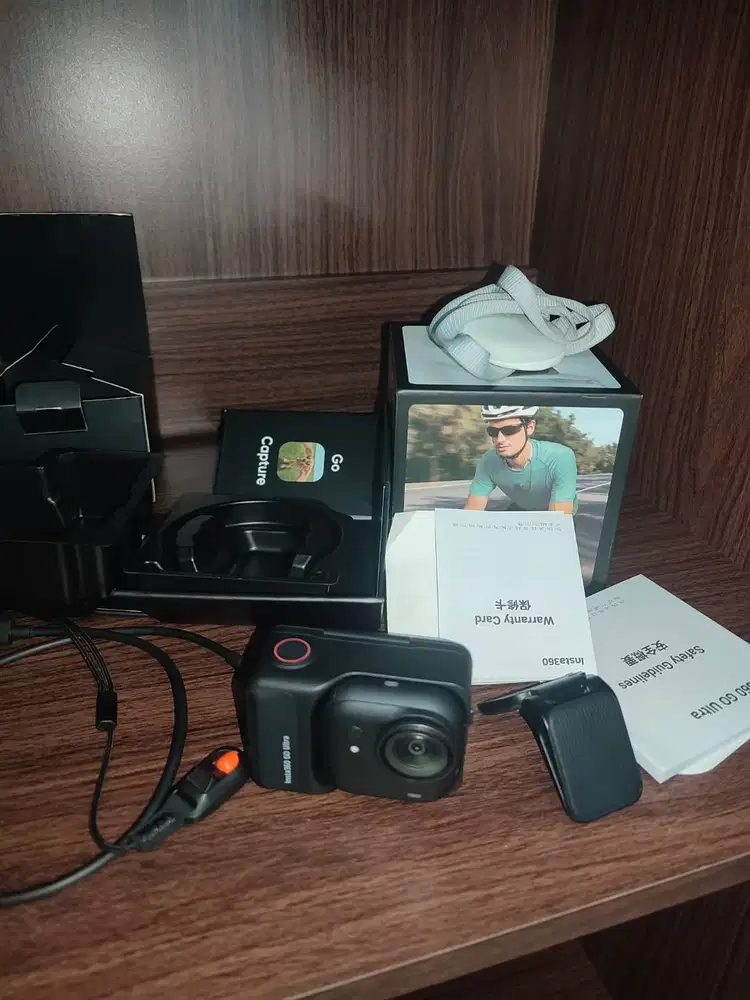 INSTA 360 GO ULTRA HITAM