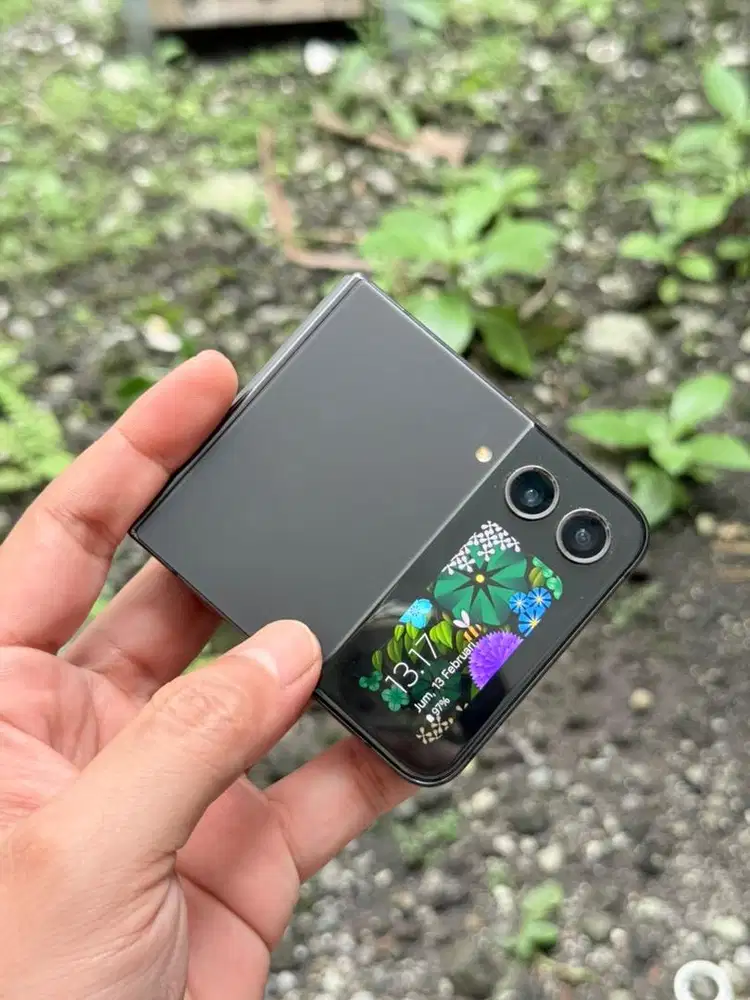 Samsung Z Flip 4 8/256GB Sein Fullset Minus Garis Cantik F