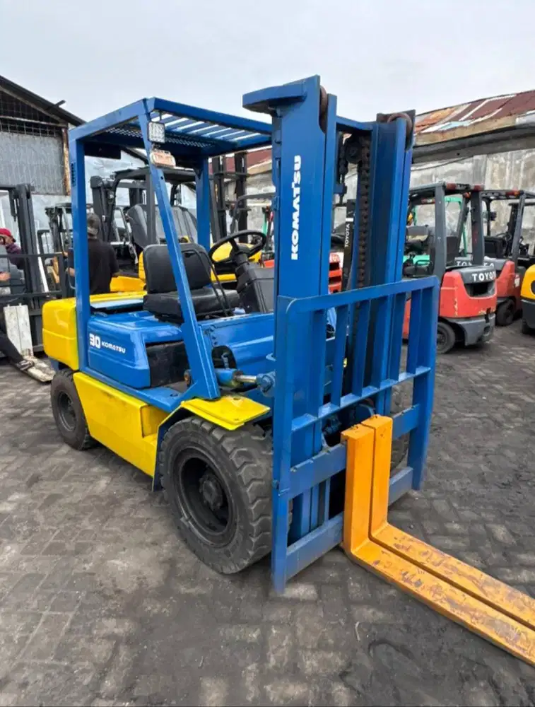 KOMATSU PATRIA 3 TON MAST STD LANGSUNG PEMILIK