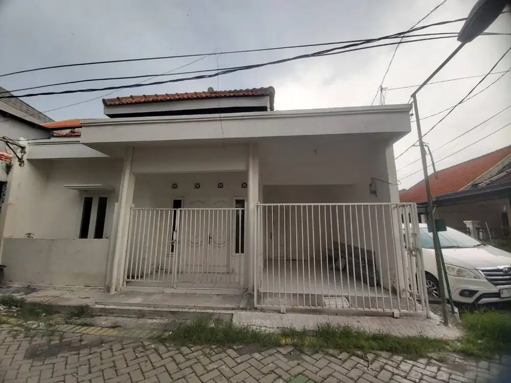 Rumah strategis di tengah kota, bebas banjir, lingkungan aman