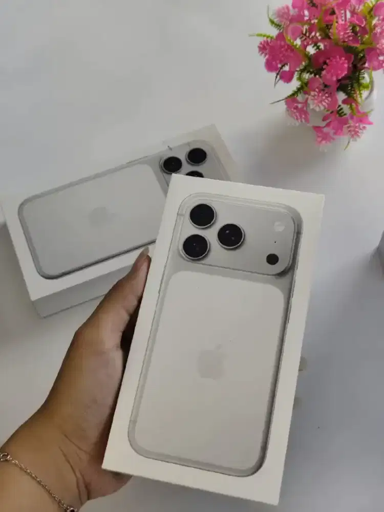 iPhone 17 pro silver 256 garansi resmi bisa cash/cicilan tanpa Dp