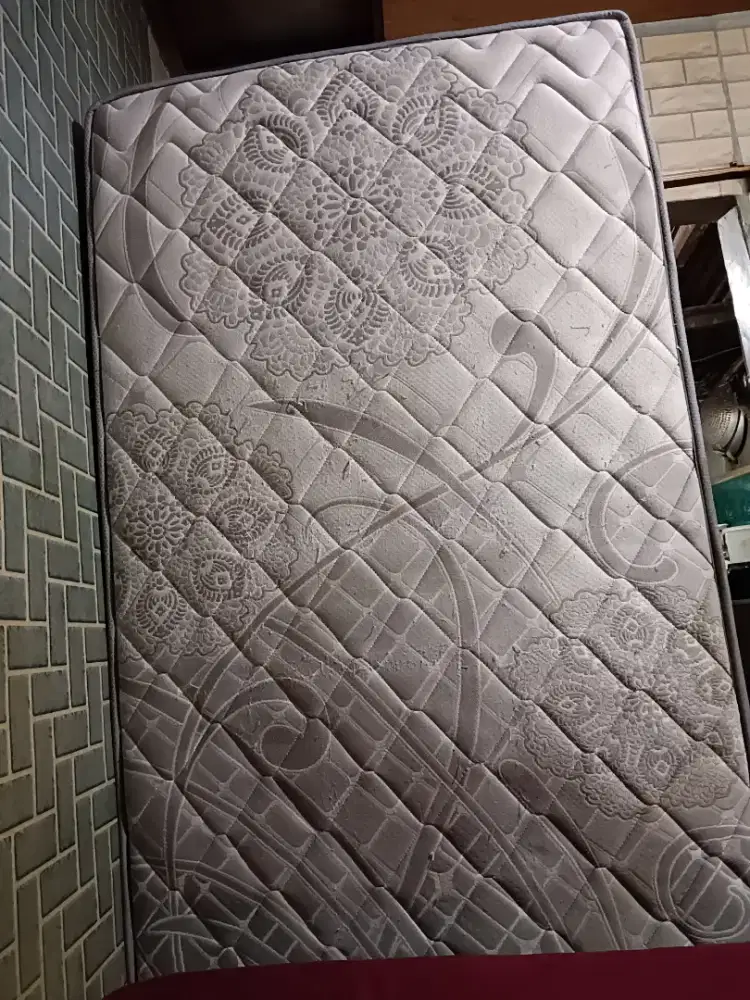 Maharin aja nih kasur model single set