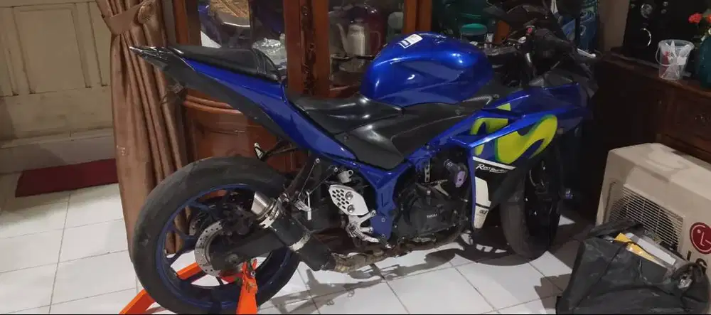 Yamaha R25 Full modif (lampu, kenalpot tangki dan aksesoris lainnya)