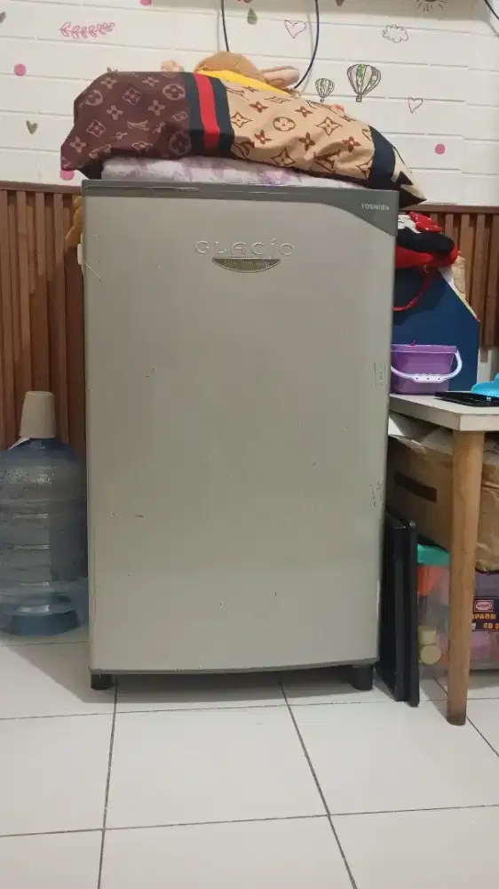 Di jual kulkas pemakaian pribadi