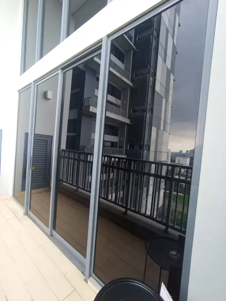 Jasa Pasang Sticker Kaca film Rumah