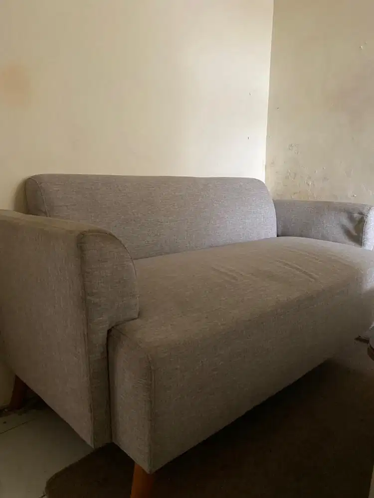 Sofa empuk model IKEA ex kantor