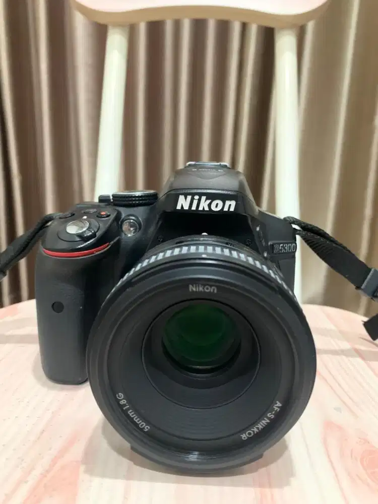 Nikon D5300 + Nikon AF-S 50mm f/1.8G + AF-S DX 18-55mm F/3.5-5.6G