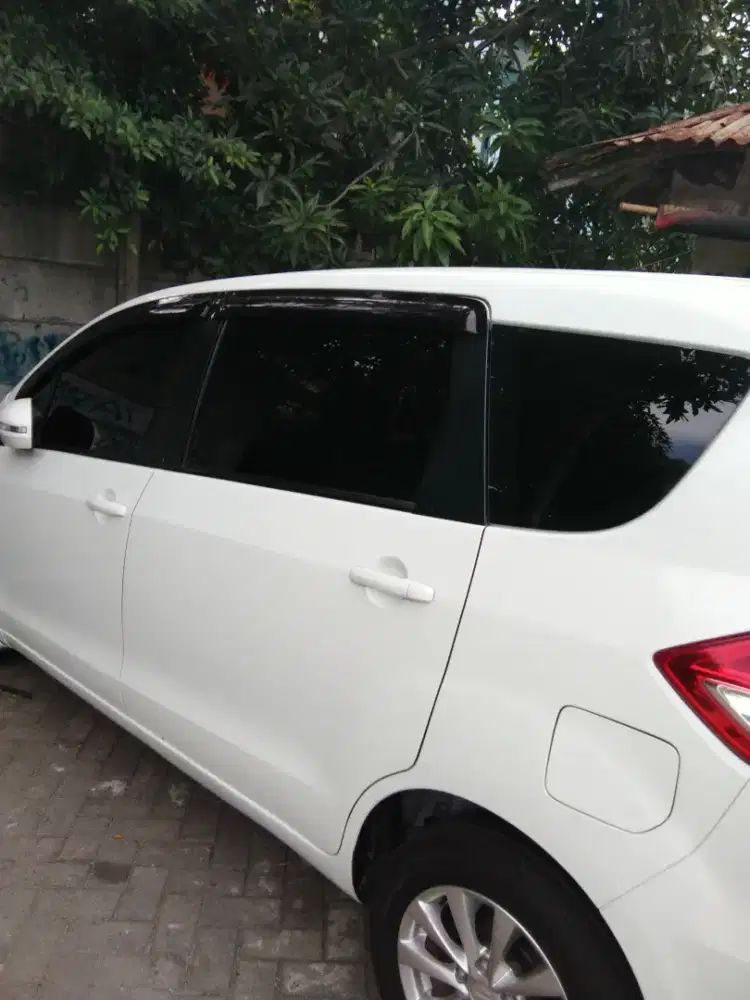 Kaca film mobil dan gedung
