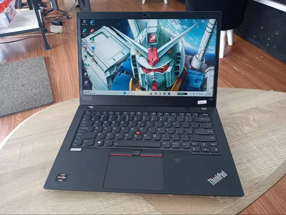 Laptop Bekas Kantor Spek Grafis Lenovo Thinkpad T495