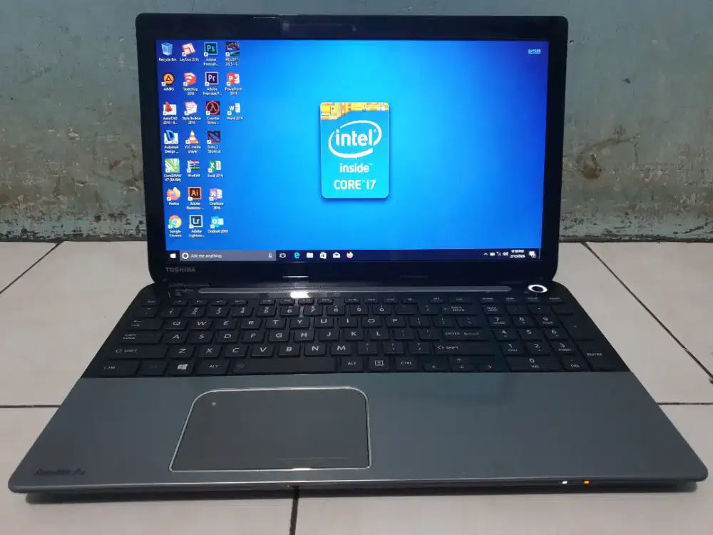 Toshiba Satellite Pro Corei7(8Cpus)Ram8gb Ssd Slim Glossy Lengkap