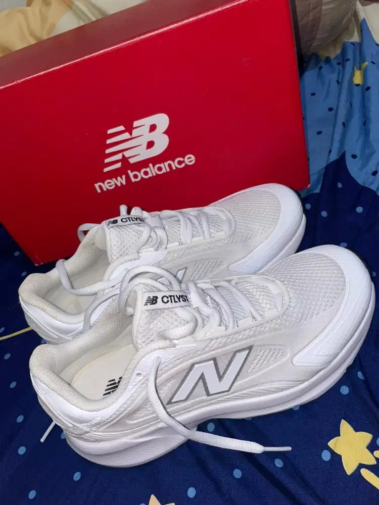 NEW BALANCE CATALYST - Sepatu Running (BARU)