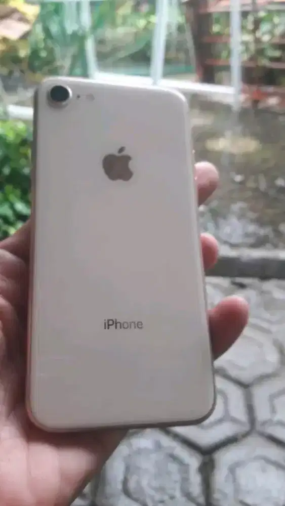 Iphone 8 64gb minus banyak