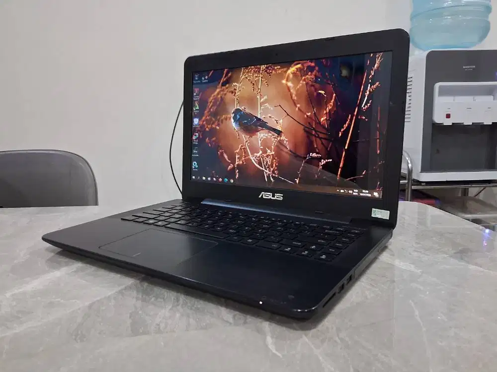 ASUS i3 Gen4 6GB SSD RaedyUp Laptop 14in Mulus Garnsi Toko Fisik