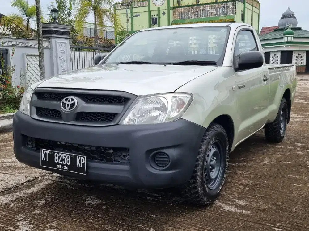 Toyota Hilux SingleCabin PickUp Bensin Manual 2011