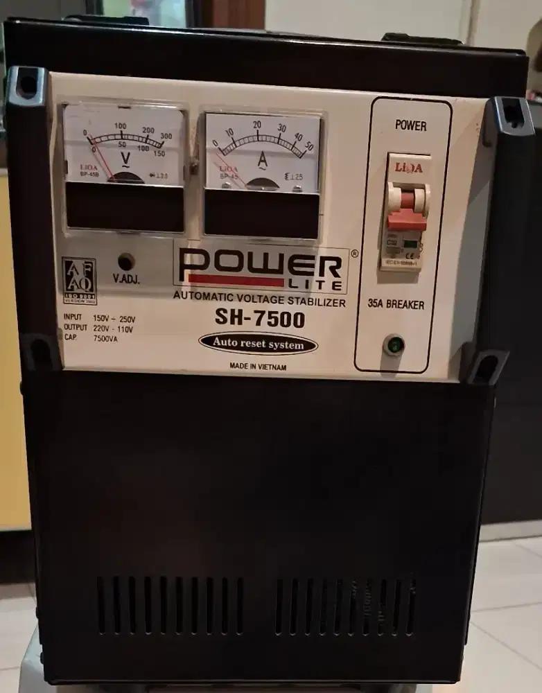 Automatic Voltage Stabilizeŕ