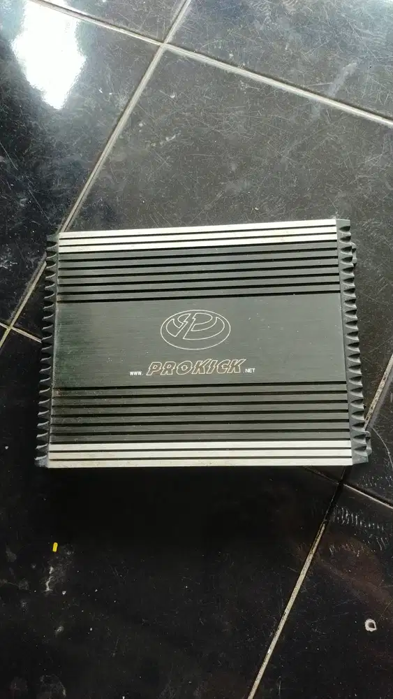 Jual cepat ampli prokick 1500D dan subwoofer