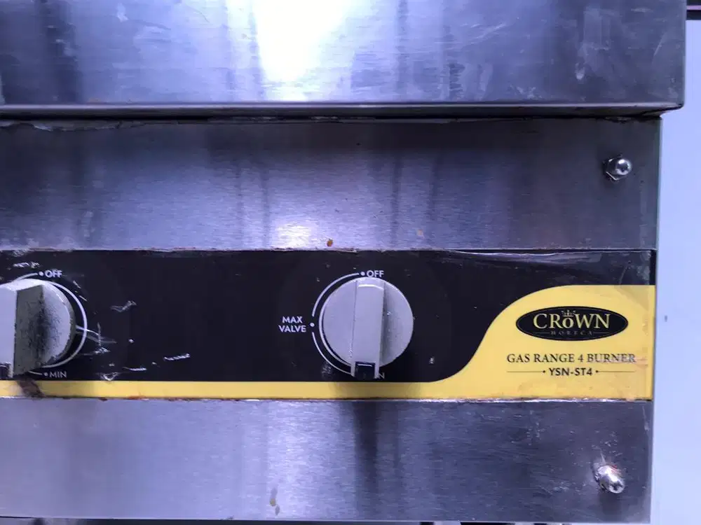 Kompor gas Crown 4 burner YSN-ST4