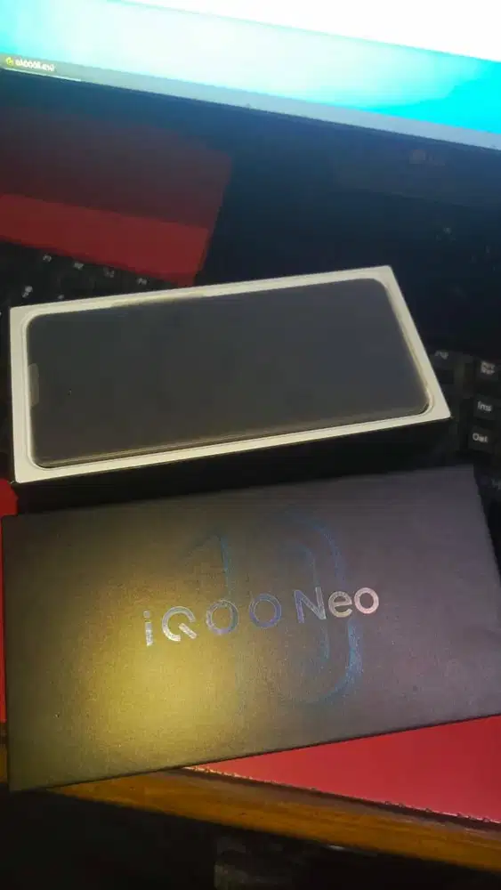 iqoo neo 10 by vivo 8+8(256gb)