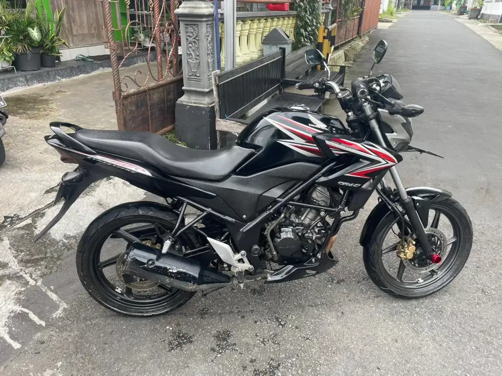 BU DIJUAL CB 150 R 2013 Plat AB Sleman hitam Komplit pajak On