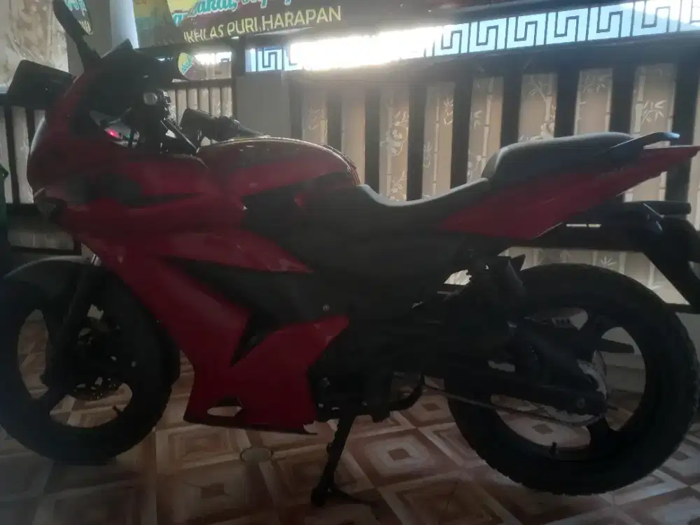 Motor bajaj pulsar dts th 2011 jual cepat