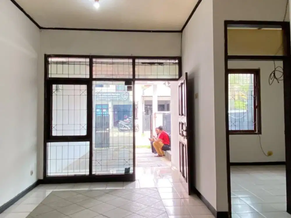Rumah 1 Lantai di Komplek Kawaluyaan Indah Soekarno Hatta dekat Metro Margahayu Raya