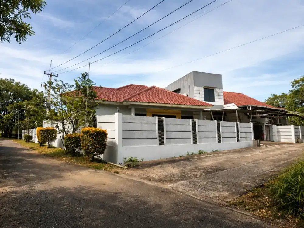 Rumah dengan Tanah Luas 388 m² di Cibinong - Lokasi Strategis, Legalitas Lengkap, Siap Showing