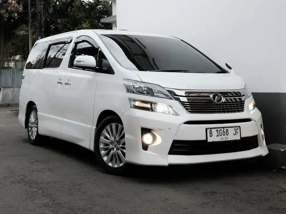 LowKM 49rb Toyota VELFIRE ZG 2.4 AT 2013 RECORD TOYOTA, BANDUNG