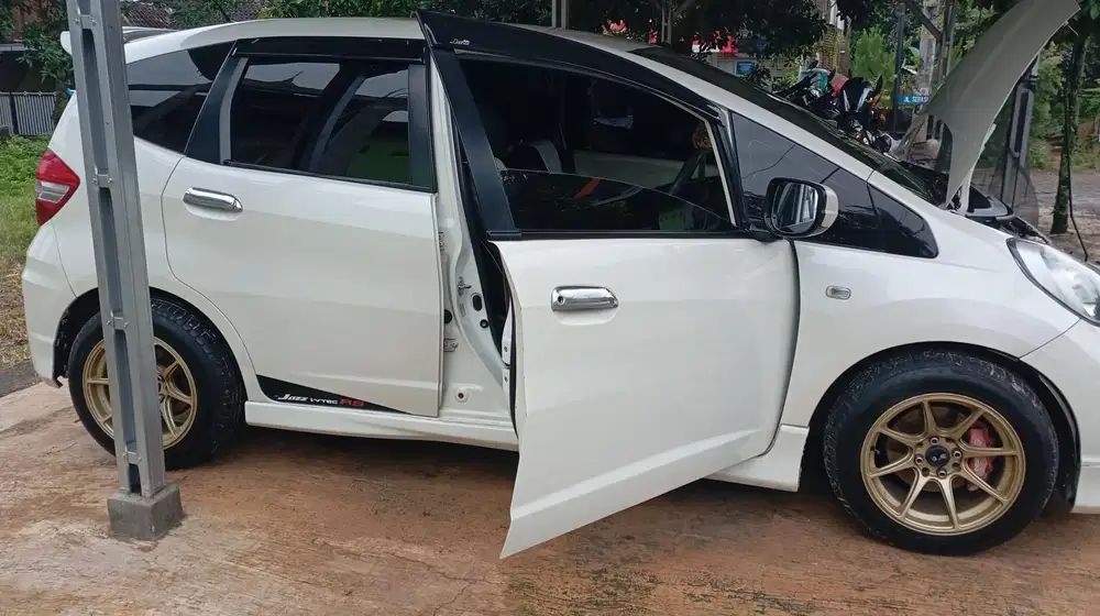 Honda Jazz 2011 Bensin