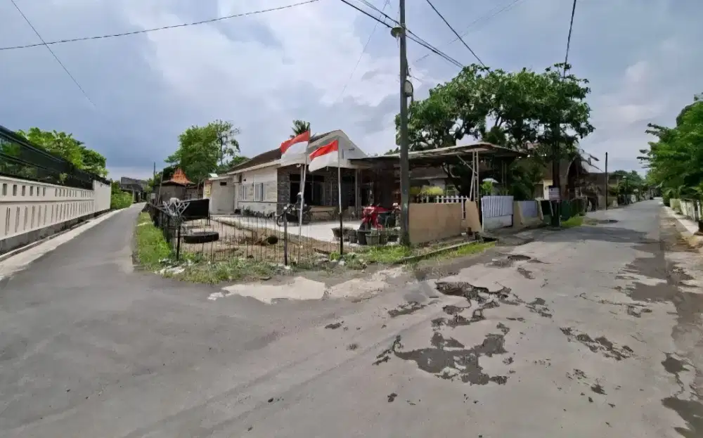 Rumah lahan sangat luas strategis kota