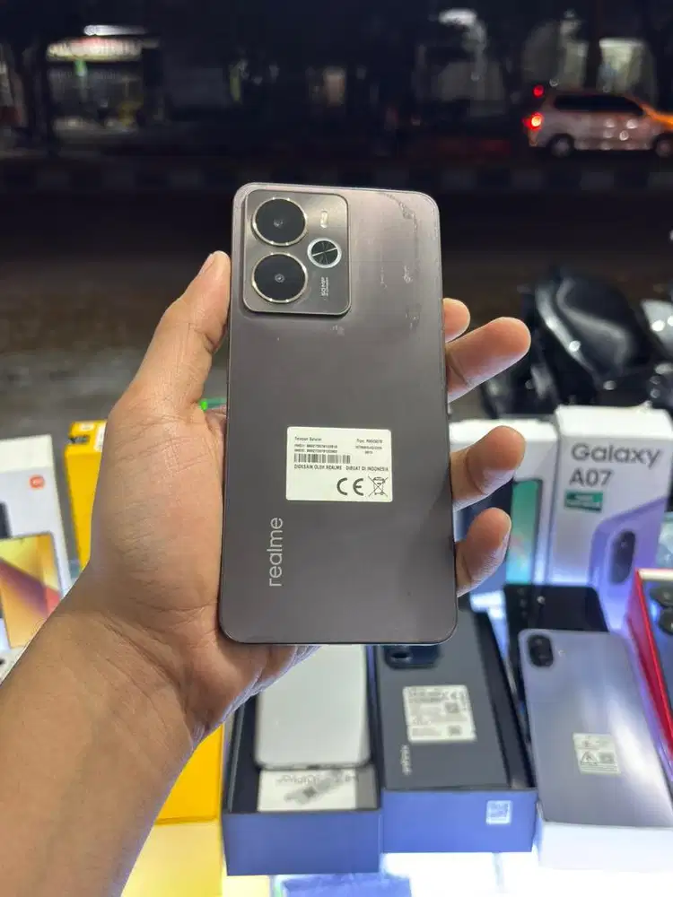 Realme 14 5G Ram 8/256, Kondisi Mulus, Lengkap, Nego sampai jadi.