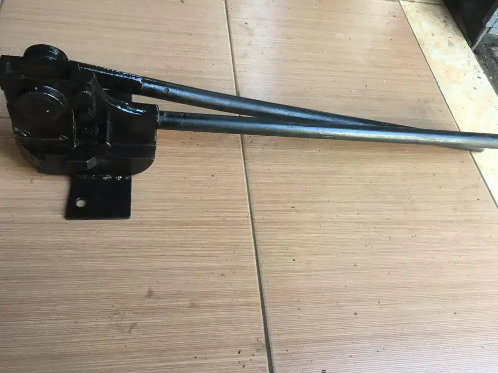Gunting plat besi praktis