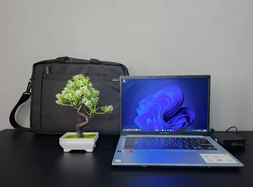 ASUS Vivobook M3400QA OLED Ryzen 7 5800H RAM 16GB SSD 512GB Mulus