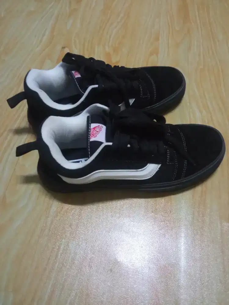 sepatu vans ukuran 42