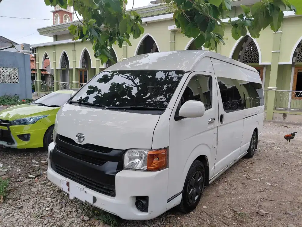 Jual / sewa hiace commuter 2017