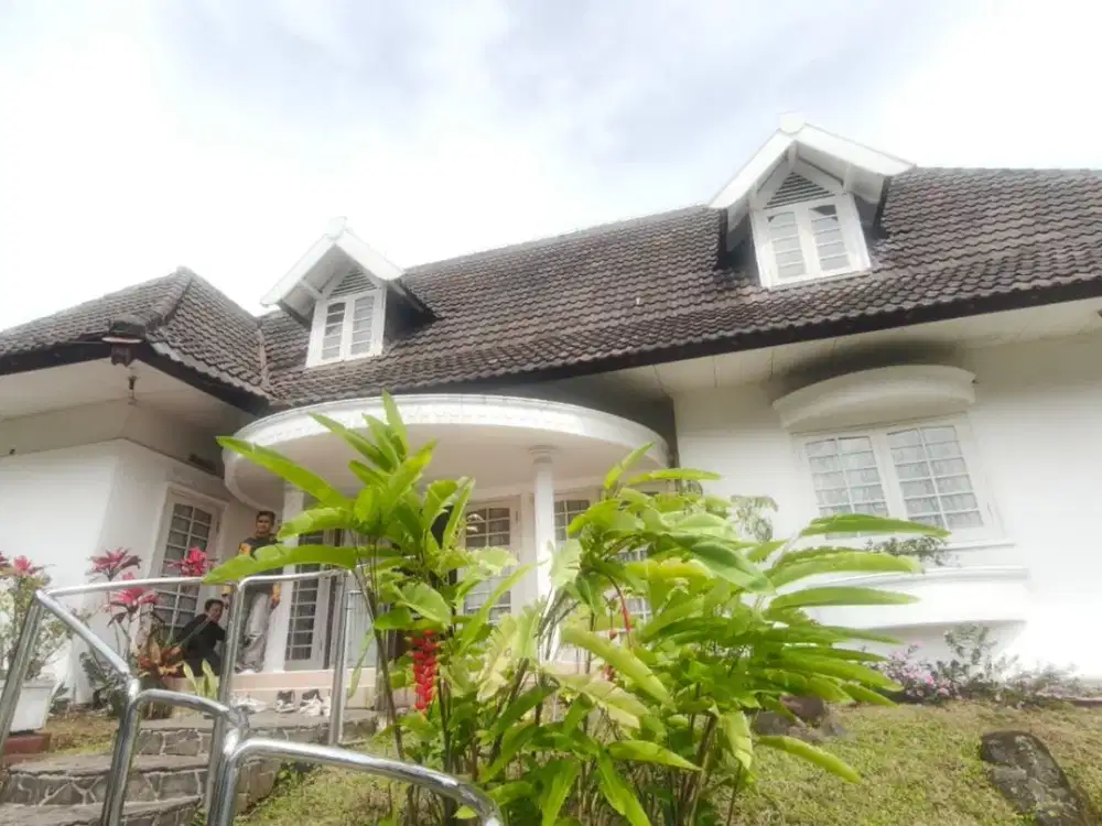 Rumah Besar Luas Terawat Harga Njop Di Setrasari Indah Bandung