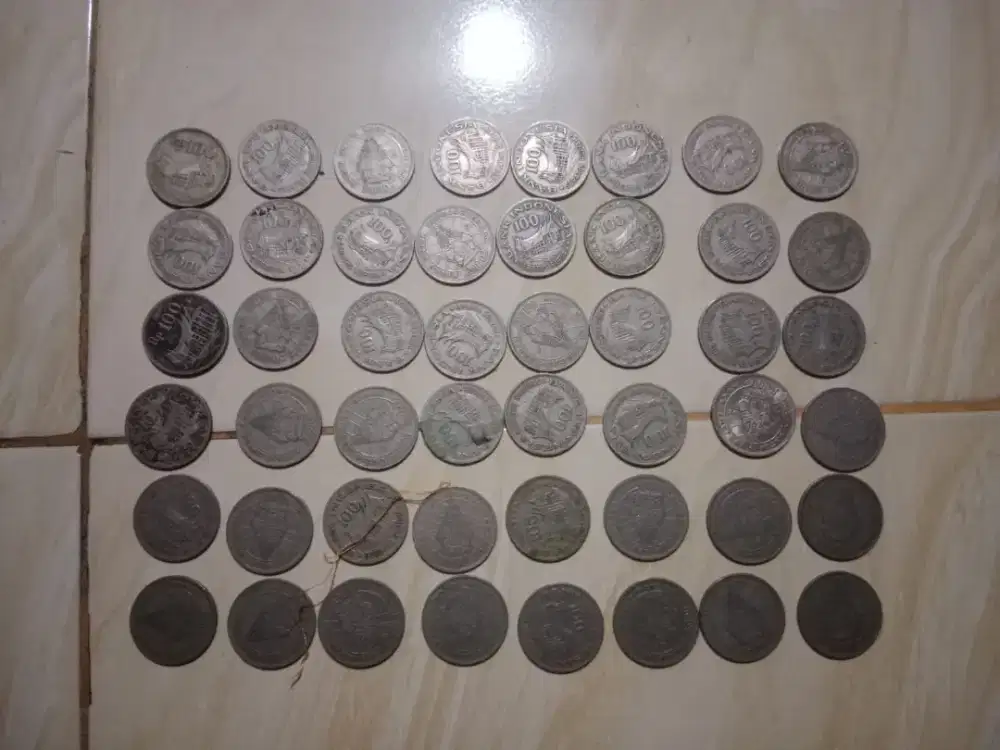 Yg minat uang logam kuno bisa jual satuan ato borongan , harga sesuai