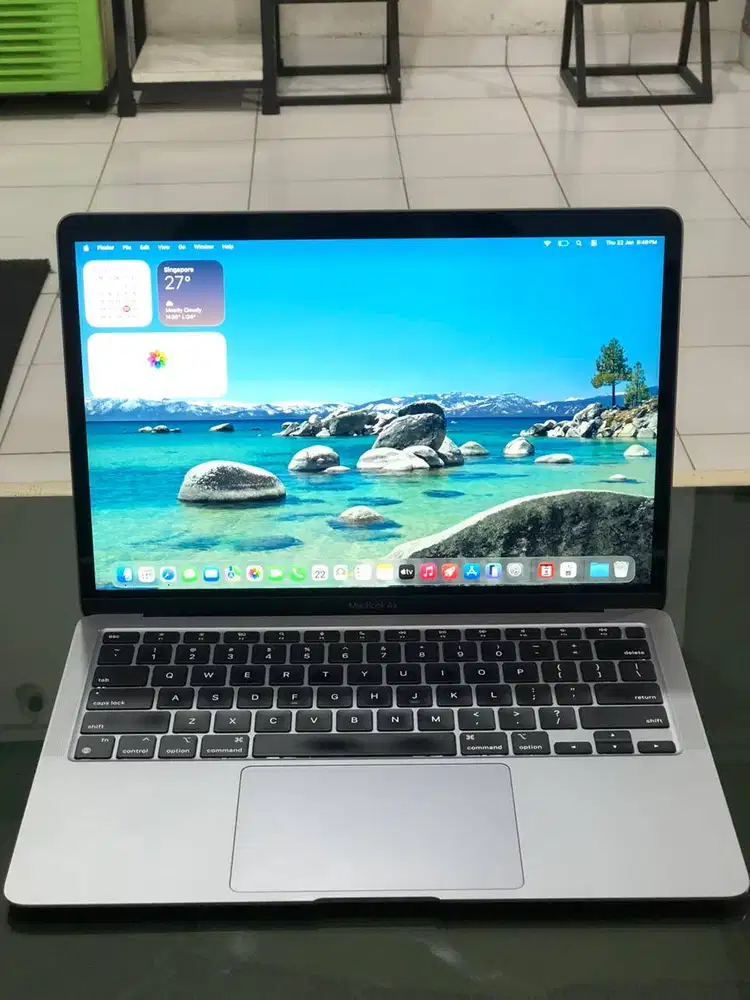 Macbook Air M1 2020 Layar Retina Fungsi Normal
