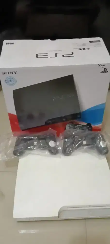 PS 3 slim 500 Gb Likenew White edition