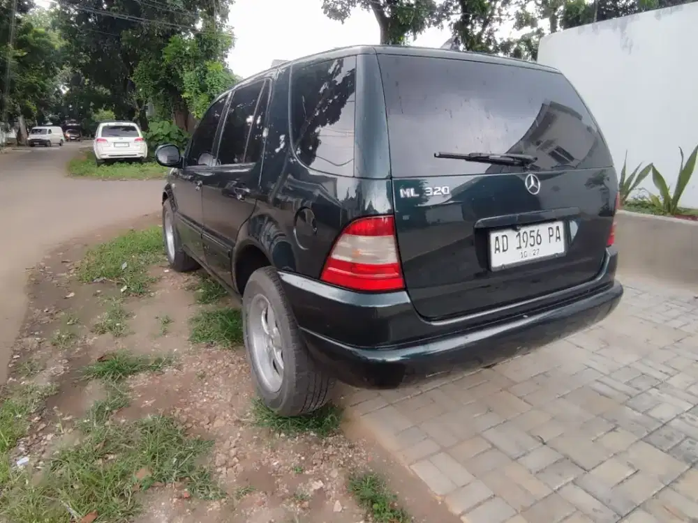 Mercy ML 320 th 2001 AT pajak on