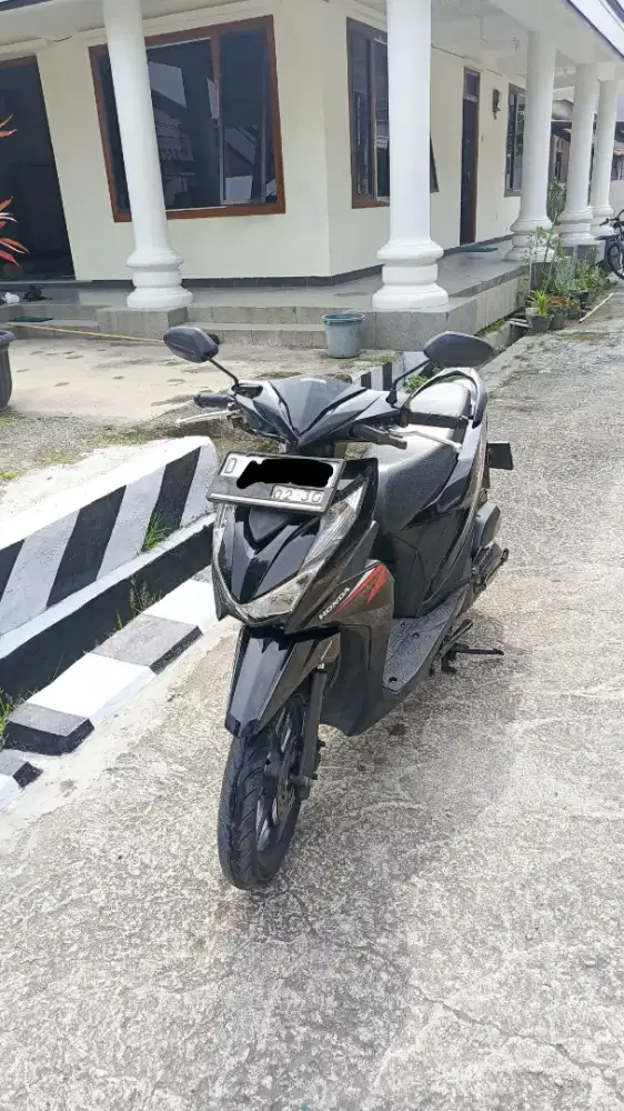 BEAT DELUXE HITAM 2020