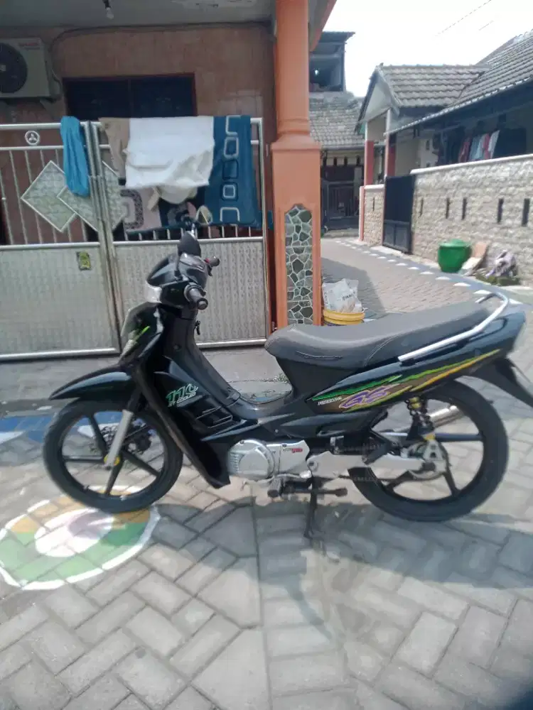 Sepeda motor tornado gs istimewa