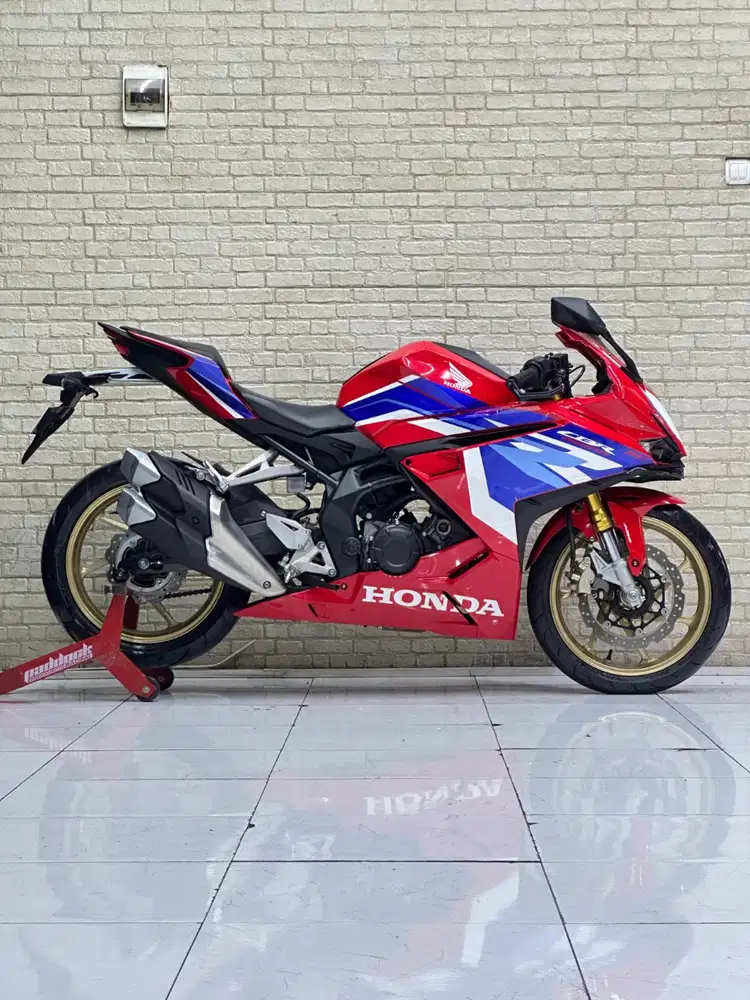 Tipe Tertinggi! CBR250RR ABS SP QS 2023 Tricolor