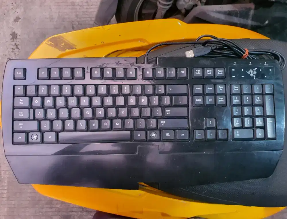 Keyboard Razer Arctosa Gaming (BACA DESKRIPSI)