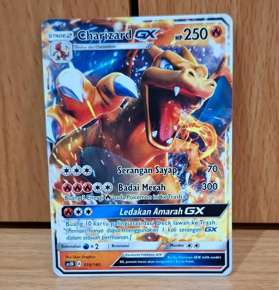 Pokemon TCG kartu - Charizard GX hantaman pertama