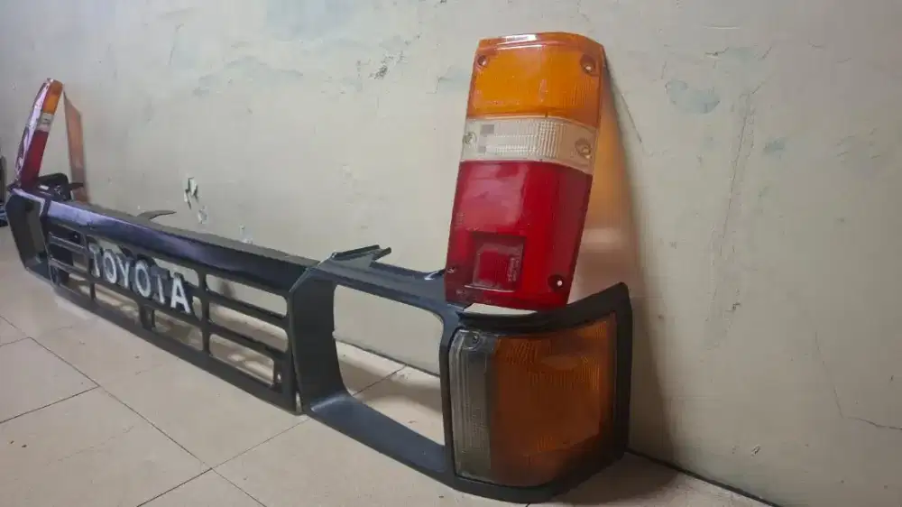 Grill, Ring Lampu Depan+lampu sein/ senja & Mica KOITO Original