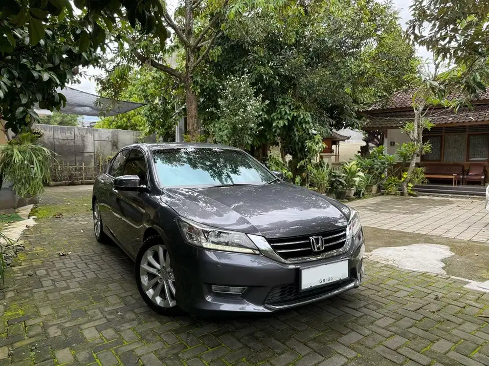Dijual Honda Accord VTIL 2013 istimewa