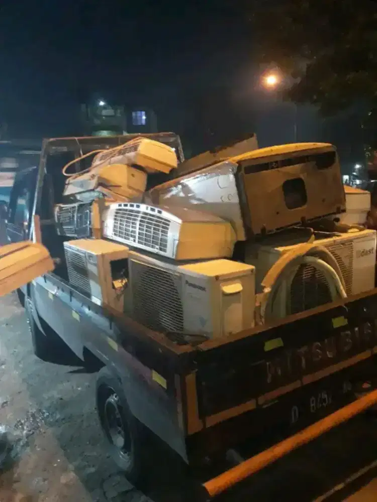 Yang punya AC bekas nya silahkan segala kondisi kami jemput kelokasi