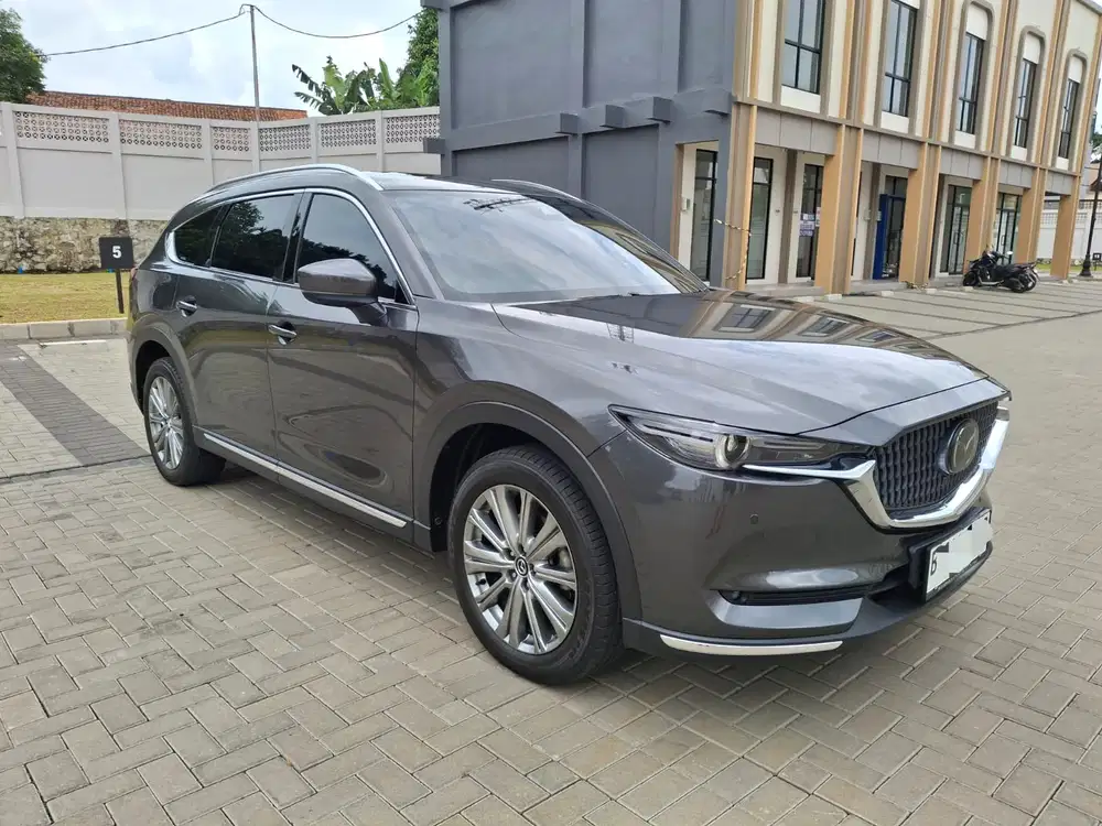Mazda CX-8 Elite 2022 abu-abu - Mobil Seperti Baru