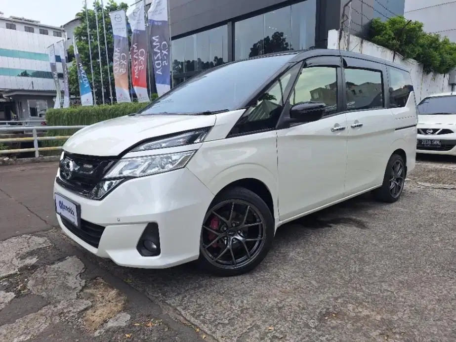 DP MURAH Nissan Serena 2.0 Bensin-AT 2019 Putih CTIFB